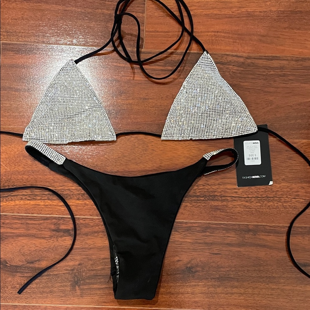 Fashion Nova Rhinestone Triangle Bikini ‘Star of the Show’ Size Small NWT